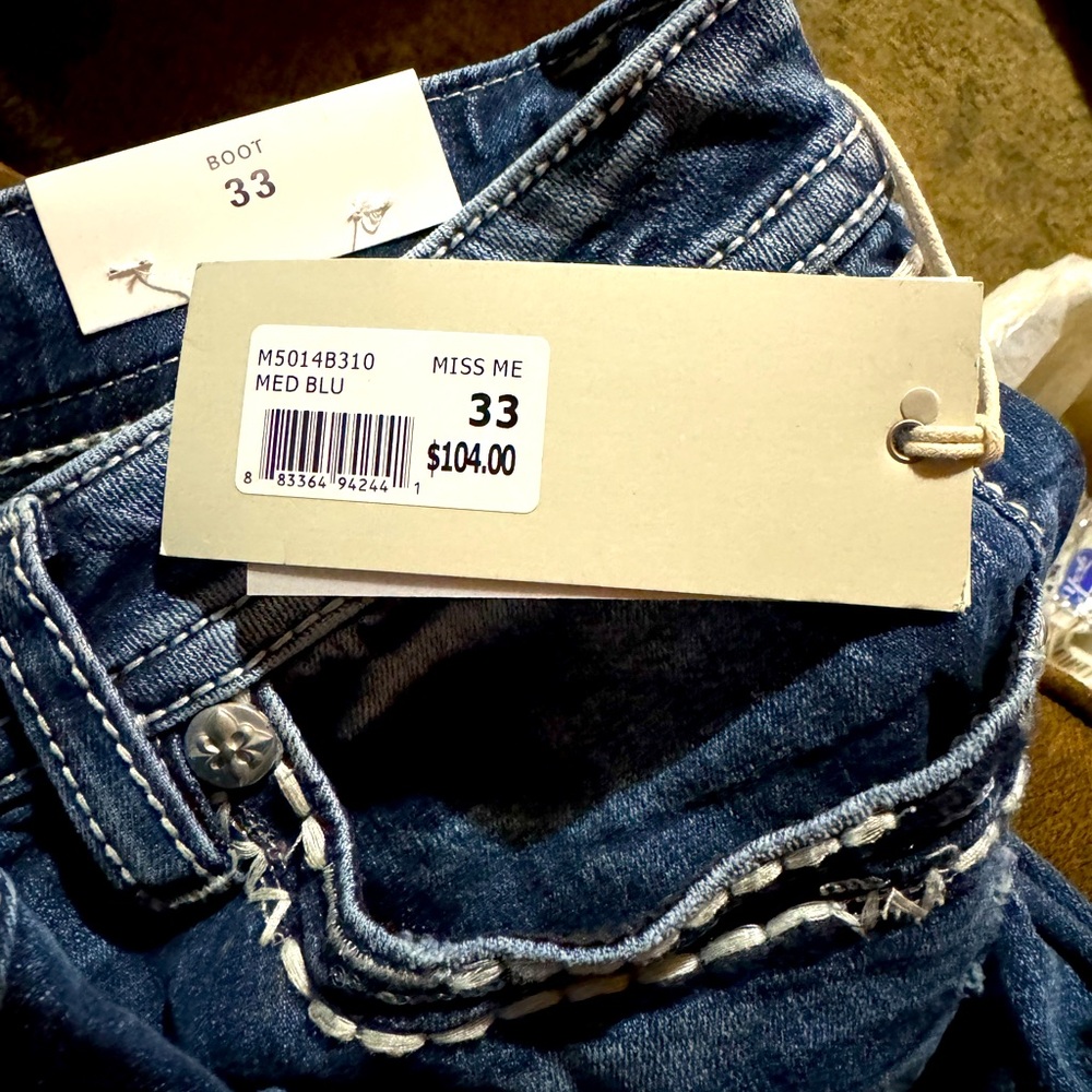 Miss me jeans size 33/34. Brand new with tags. Regular price is $104 my price 80